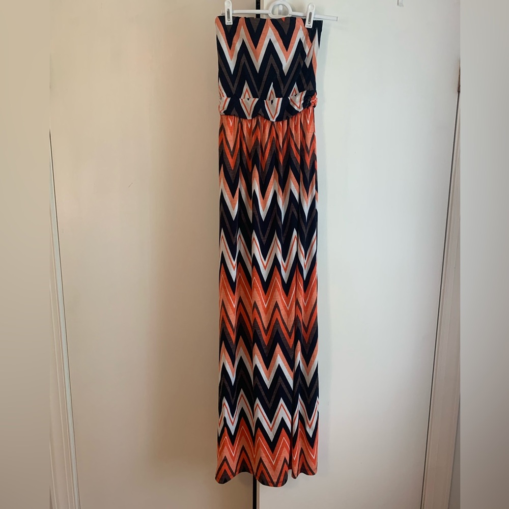 Women’s chevron strapless maxi dress, size small, Peaches Love Cream, coral